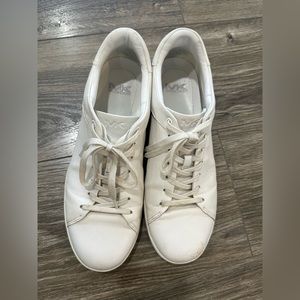 Man’s shoes leather 10.5